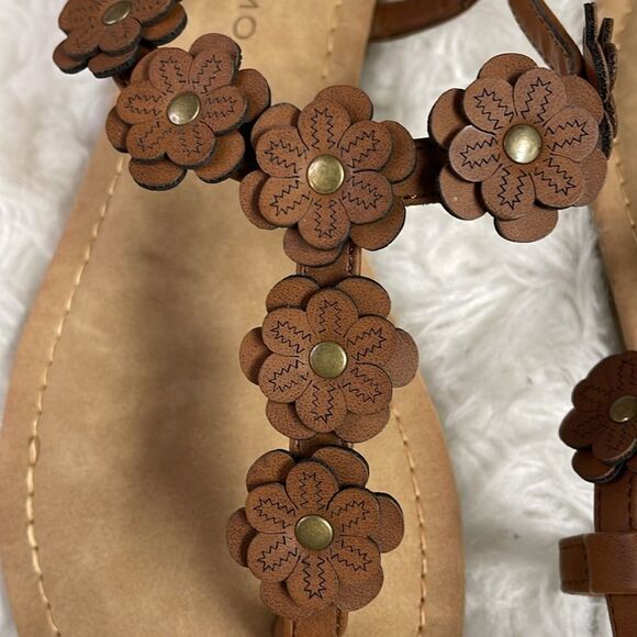 ANDIAMO Brown Floral Thong Sandals Ladies Size 8 1/2 - Picture 7 of 11